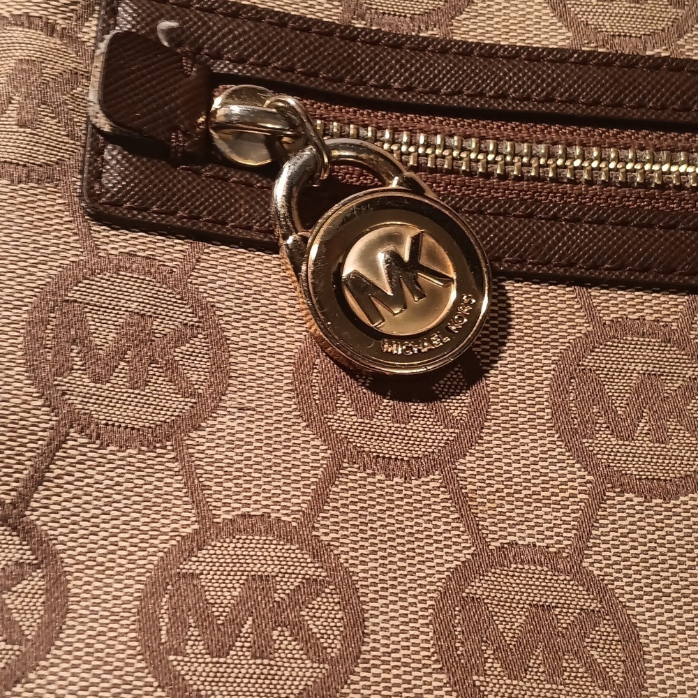 MK Michael Kors Crossbody Bag - Picture 3 of 12